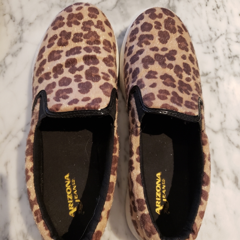 Leopard slides